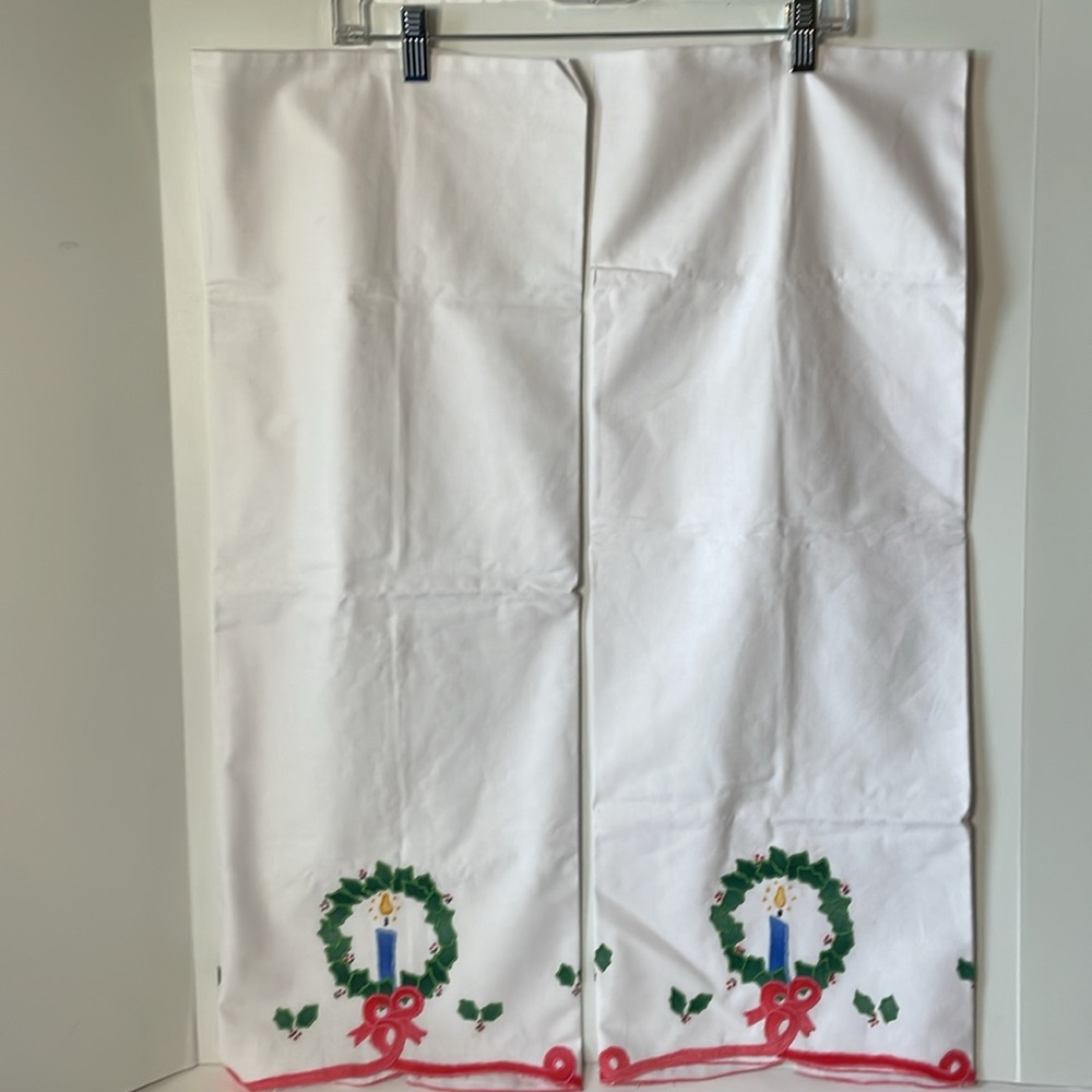 Lillian Vernon 2 PC Vintage Pillow cases NWT Christmas - Picture 1 of 7